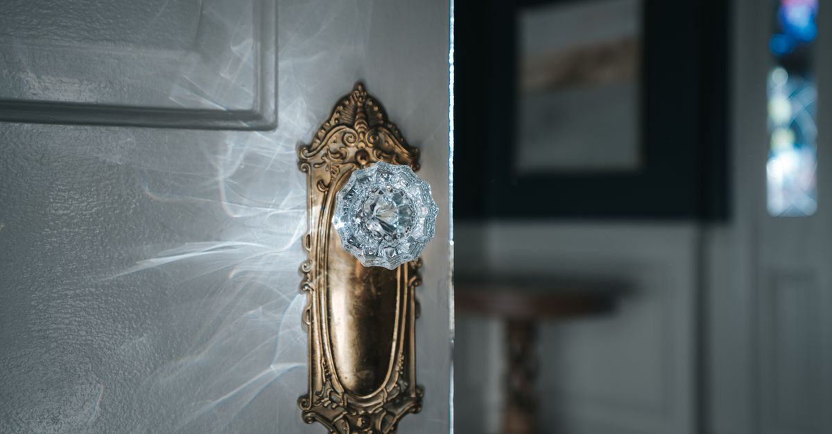 Signs Your Door Knob Lock Replacement Can't Wait — Piscataway Locksmith